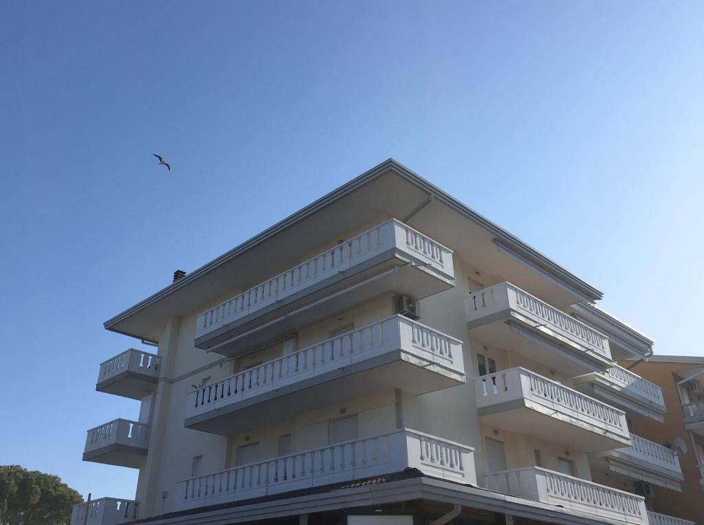 Appartamenti Al Cigno Lignano Sabbiadoro Exteriör bild
